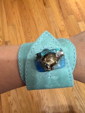 Turquoise Blue Women's Fashion Cuff Bracelet with Glass Accent